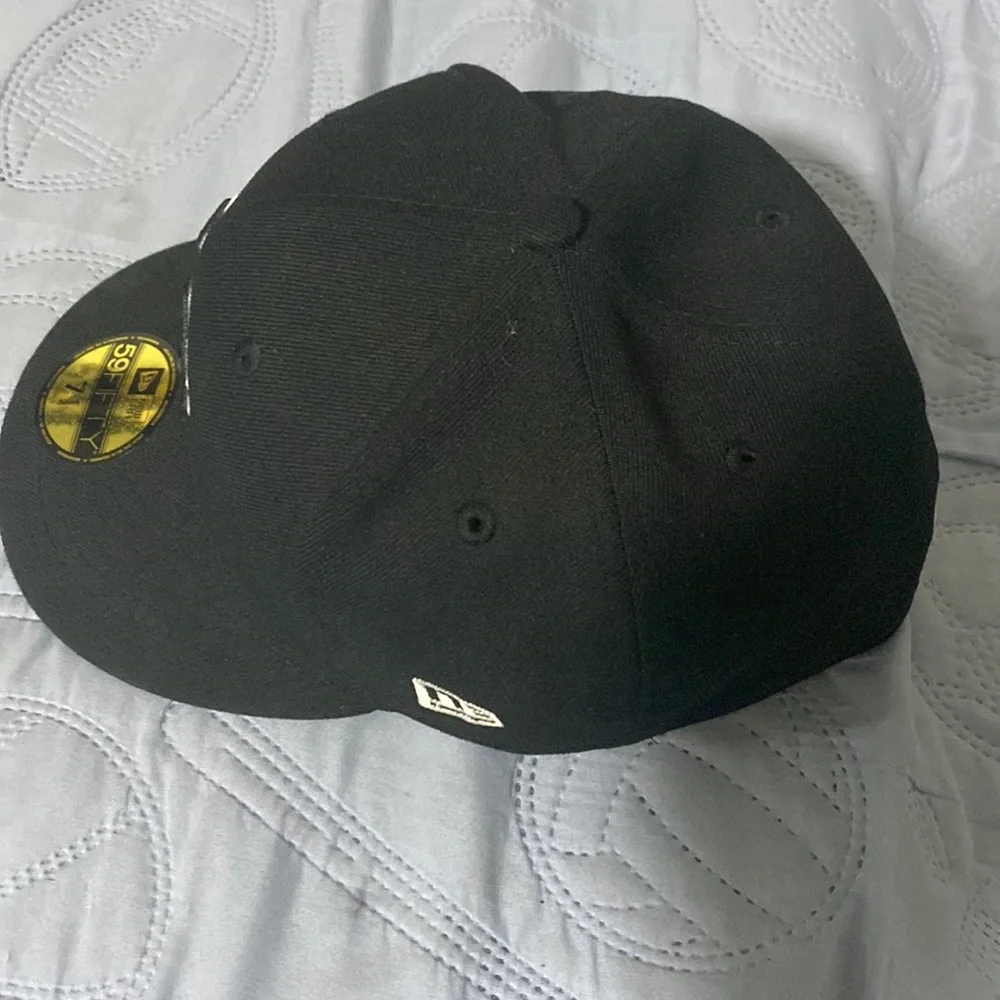 LA hat - Picture 3 of 3